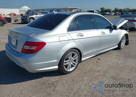 2013 Mercedes-Benz C 250 Sport from USA, damaged, VIN WDDGF4HB2DR301287